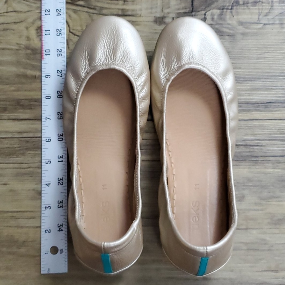Size 11 champagne tieks